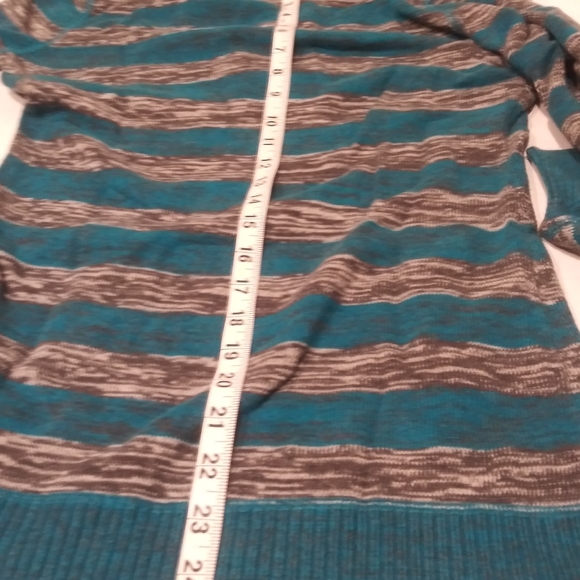 Womens Guess Slouchy Sweater Long Sleeves Knit Teal & Gray stripes Sz L. - Picture 4 of 7